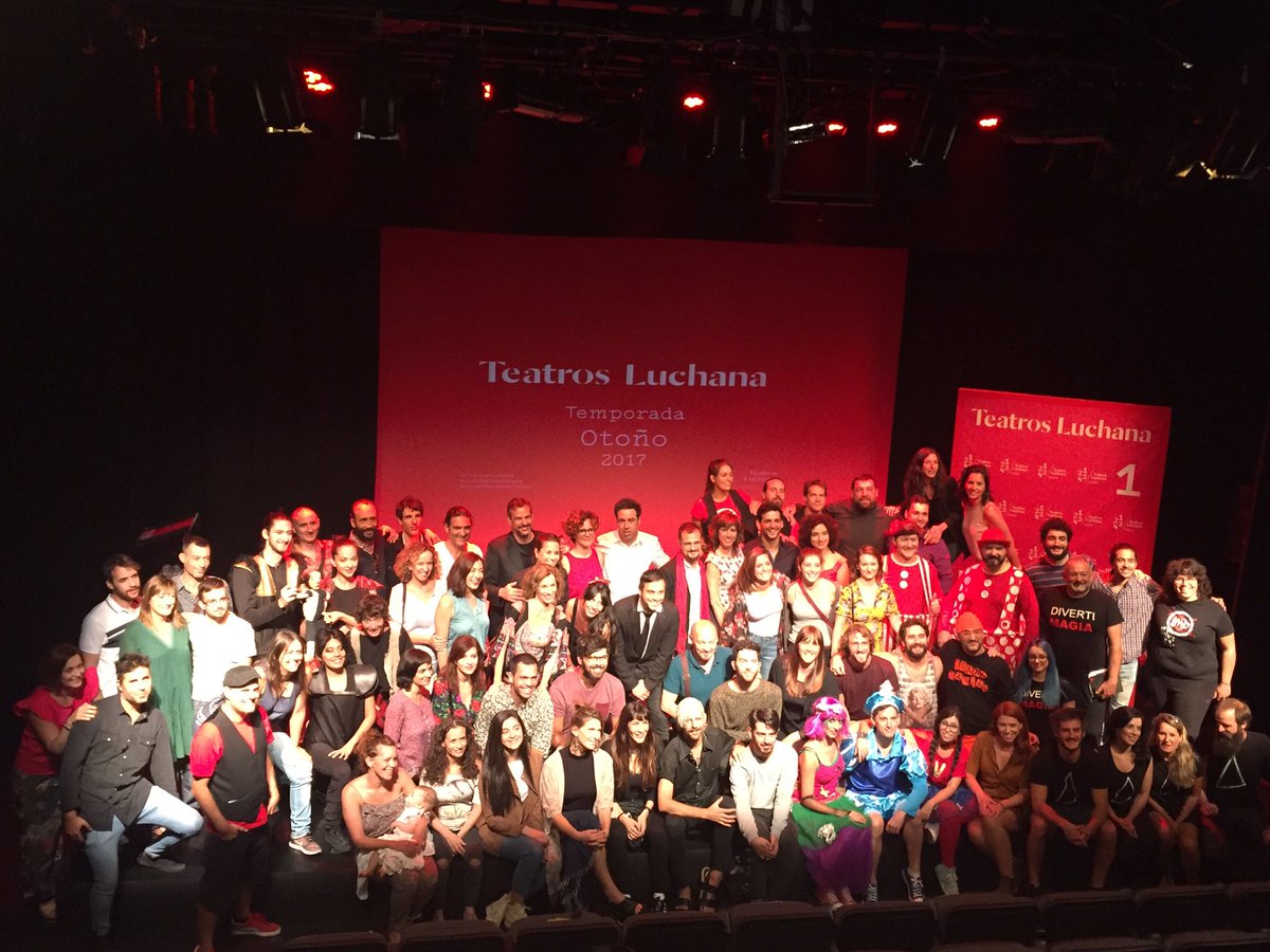 Con esta foto de familia se inaugura la nueva temporada en los <a href="/TeatrosLuchana/">Teatros Luchana</a> 
Qué grandes momentos nos van a dar!
#LuchanaTemporada