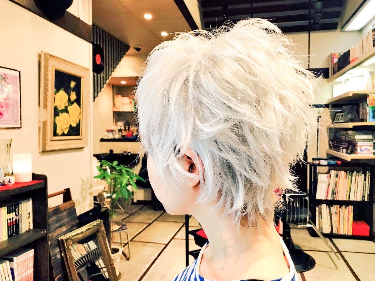 高円寺 さんかく美容室 今日は久しぶりにウイッグカットさせて頂いた Dハロ用でもうそんな時期ですね シペラスのキャラウイッグなかなか切りやすかったです さんかく美容室 高円寺 Dハロ ウイッグカット コスプレ