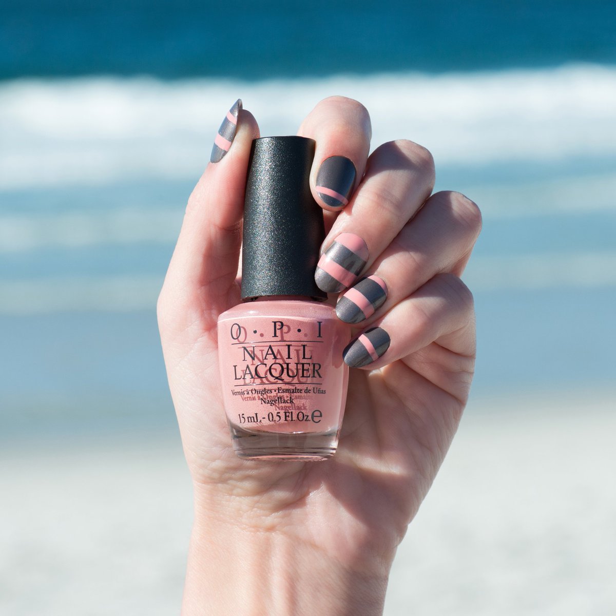 OPI_Spain's tweet photo. Una manicura especial para recordar el verano que acaba de pasar. #ExcuseMeBigSur de la colección #OpiCaliforniaDreaming https://t.co/34tXt1jlgH