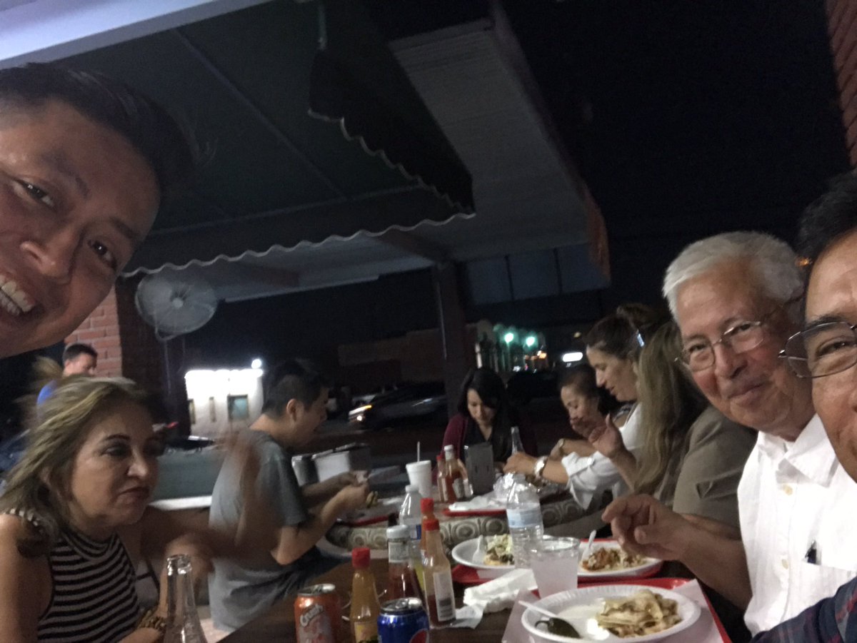 emceetwenty's tweet photo. 9-5-2017 #tacos #TacoTuesday #toastmasters #toast #montebello #California https://t.co/J717t1i8Oq