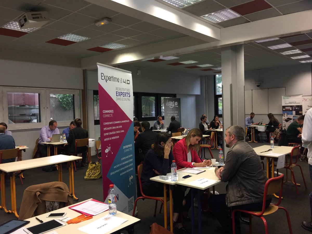 Coding_Academy's tweet image. {#Jobdating} Les présentations sont faites. Nos apprenants ont jusqu'à 18h pour échanger avec les entreprises. #codeAndGo #stage #recherche
