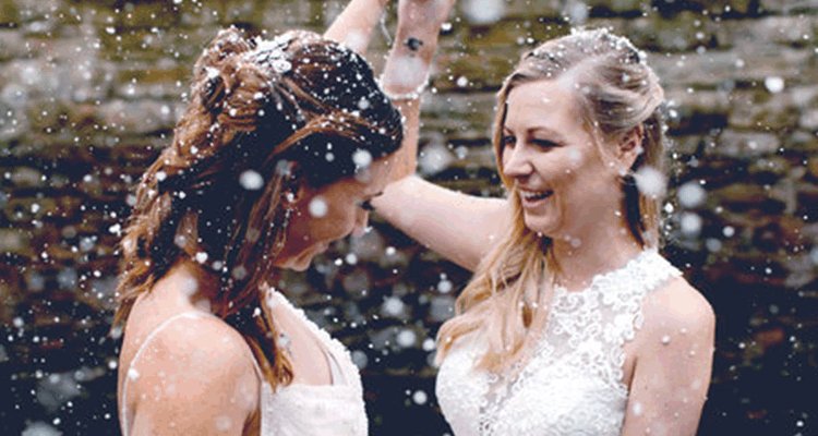 Dollz Confetti (<a href="/DollzConfetti/">Dollz Confetti</a>) launches water-soluble snow confetti #eventprofs #snow… standoutmagazine.co.uk/dollz-confetti…