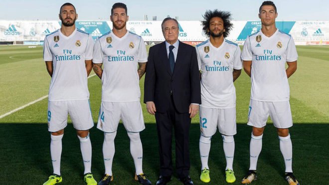 marca's tweet photo. Benzema, el nuevo capitán del Real Madrid https://t.co/T2qwV90dYb https://t.co/EZBW8K0xHB