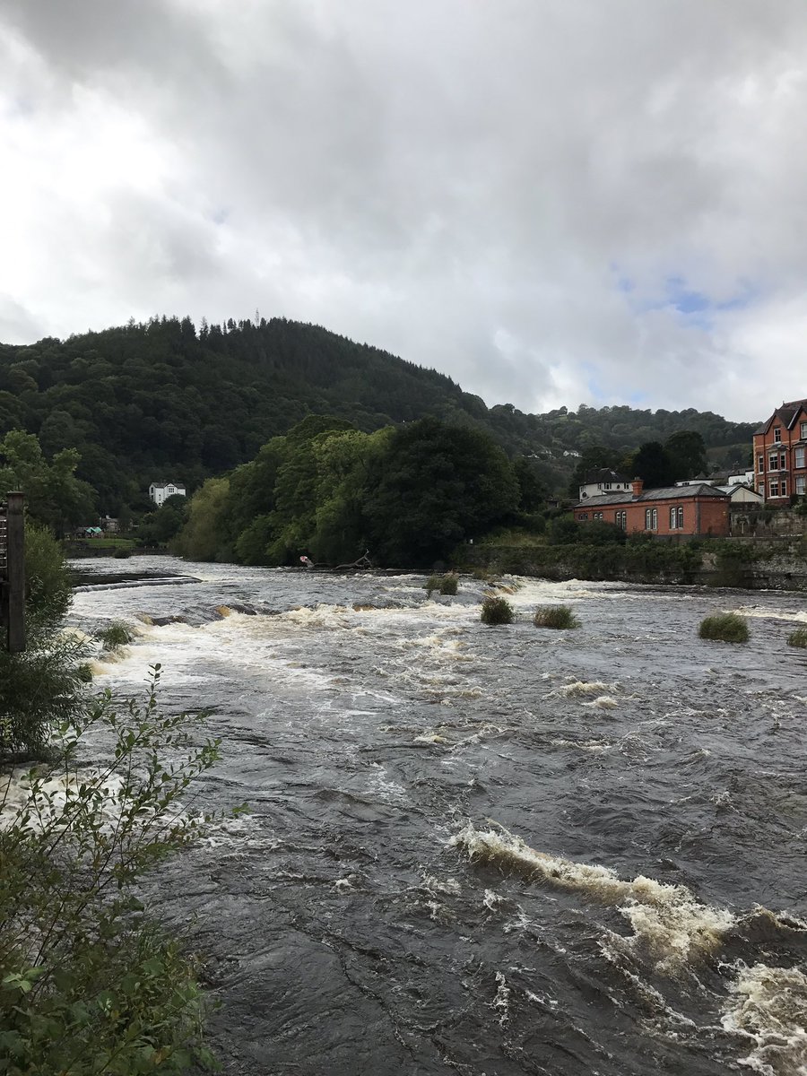 TSutcliffe1's tweet image. Hello North Wales! #roadtrip #twoweeksleft @DDOnStage @TomBowen91 🎷🍉🏔