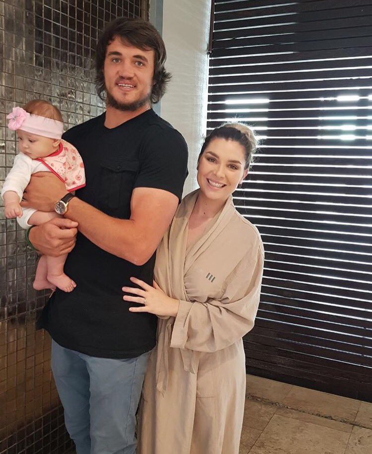 FrancoMostert's tweet photo. Hoe lekker sal 'n full body Swiss massage by @LifeDaySpaย saam hierdie twee girls van my ni wees nie!
#lifedayfourwaysย #lifedayspa @kdtcomms https://t.co/MbDmBPHrxR
