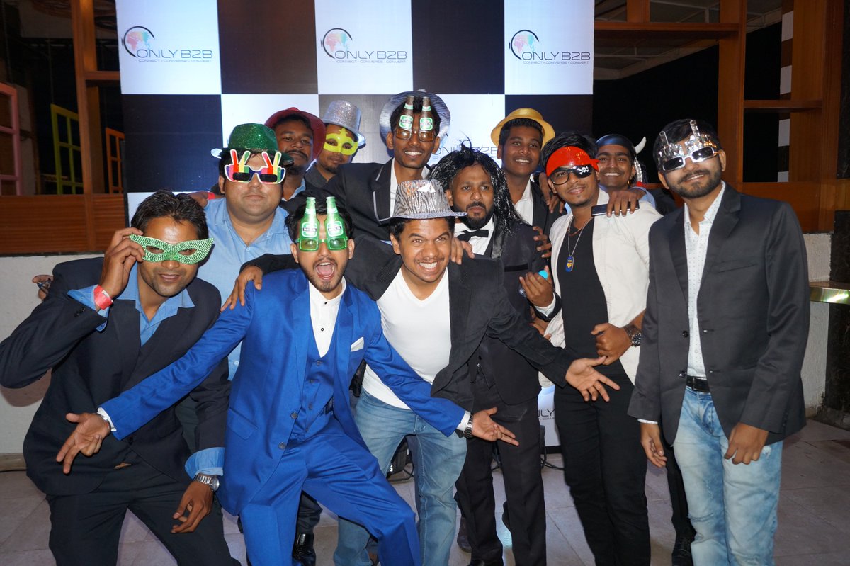 OnlyB2B's tweet photo. Every year, #Onlyb2bian come up with a strange & funny look.
Had lots of Fun & Food at 3rd #RnR Event, 2017 Office #AnnualBash #Party https://t.co/N6AUF860z1