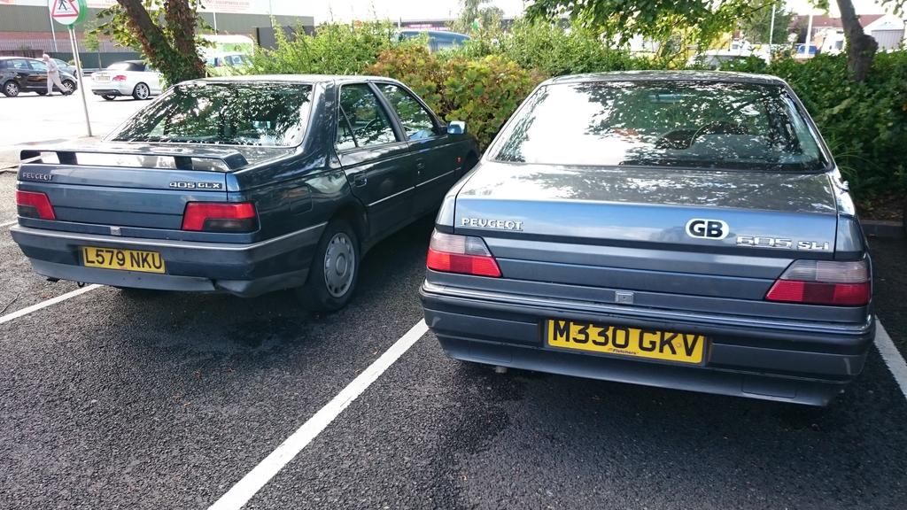 AidanRJ's tweet photo. Went out for lunch with @mctreckmeister in his @Peugeot 605 and look what we parked next to! ☺ #Retro1994 https://t.co/PcdiqyQhBj