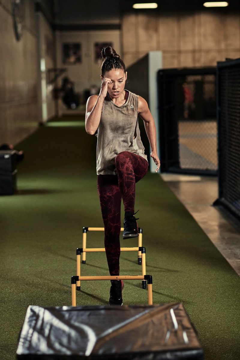reebokuruguay's tweet photo. Visualizate superando los obstáculos que encontrás en tu camino, un salto a la vez. #BeMoreHuman https://t.co/IdDjRKoeaB