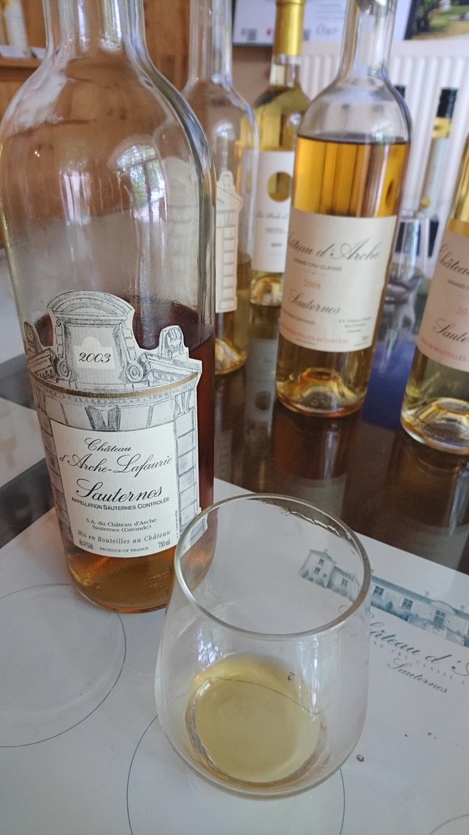 "The most important thing about #Sauternes is the selection of the grapes" - Jérôme talking botrytis at #chateaudarche <a href="/bibendumwine/">Bibendum</a>