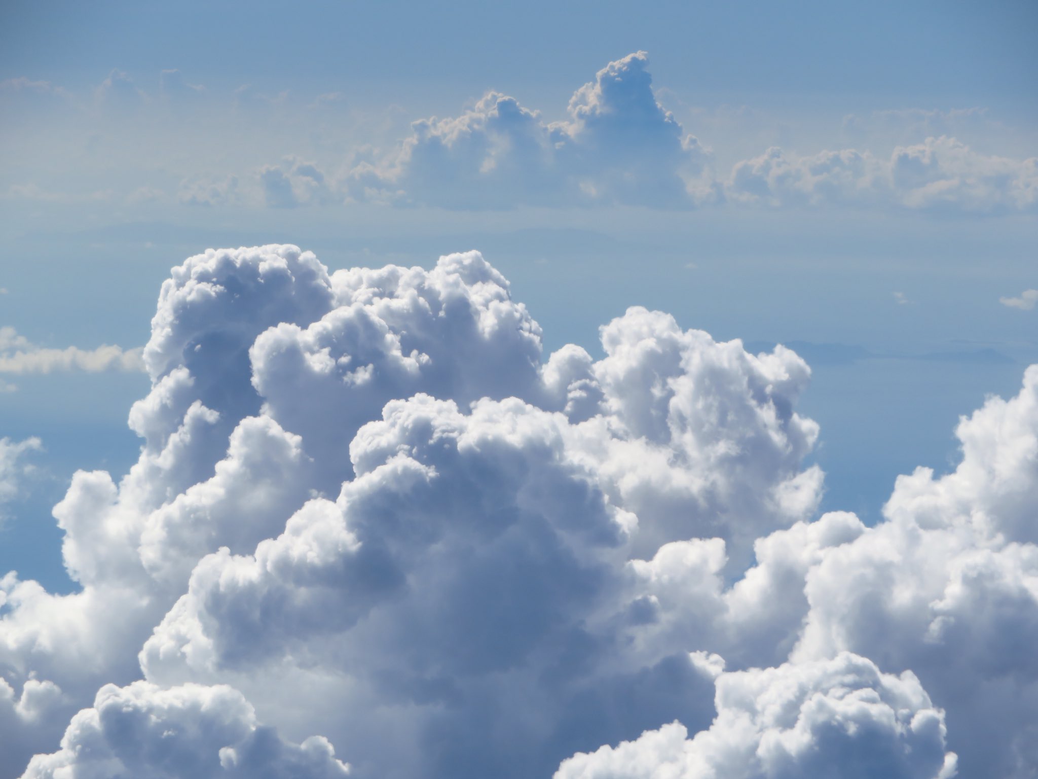 荒木健太郎 異世界感の溢れる雲の上の空 雲の織りなす景色がやたら壮大で 吸い込まれそうになる T Co Xsiftuae8y Twitter