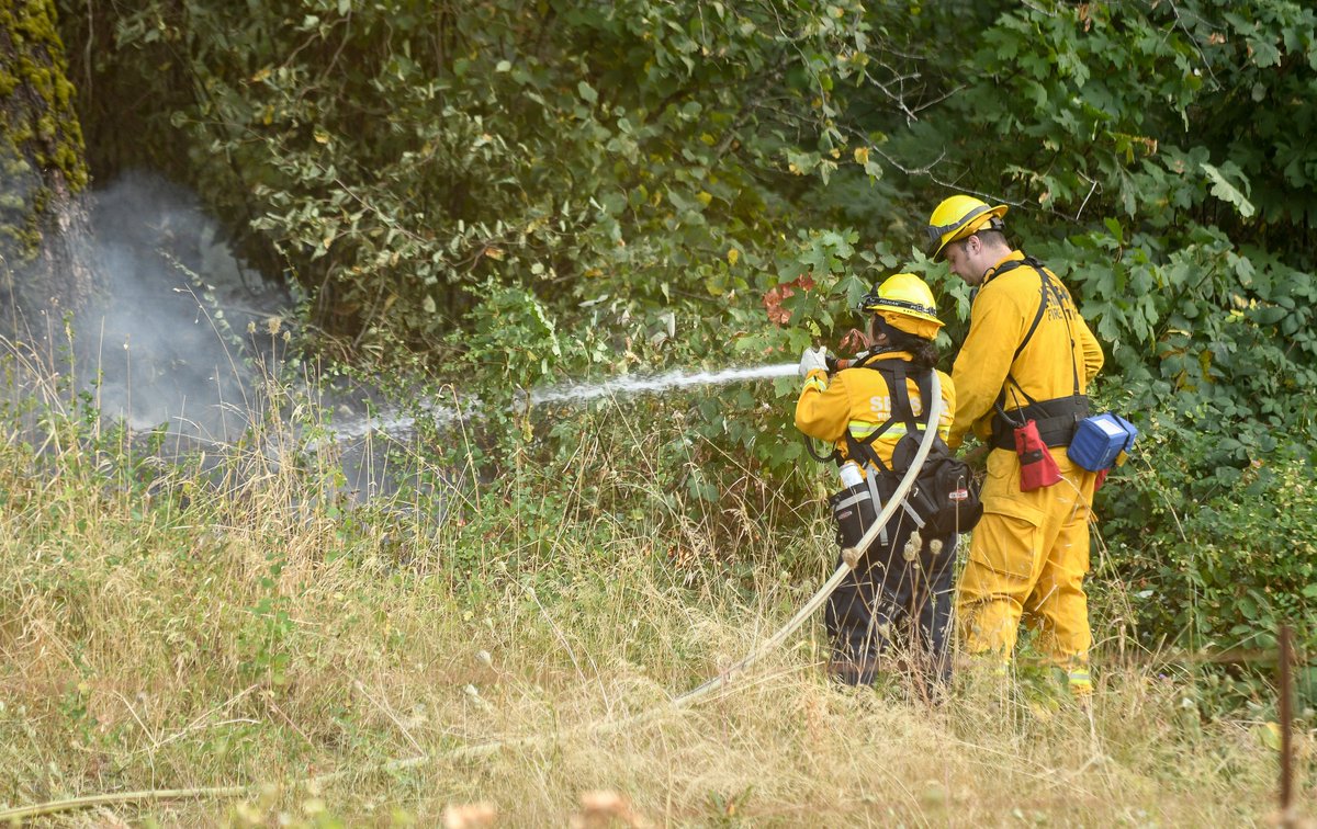 gresham_outlook's tweet image. #GRESHAMOUTLOOK  Warmer and drier means more activity on the #EAGLECREEKFIRE. #PORTLANDTRIBUNE.   pamplinmedia.com/go/42-news/371…