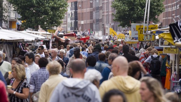 RTLnieuws's tweet photo. Ondanks peperdure huizen blijft Amsterdam groeien https://t.co/js7Dt5fZ6s https://t.co/H79cTNVR07