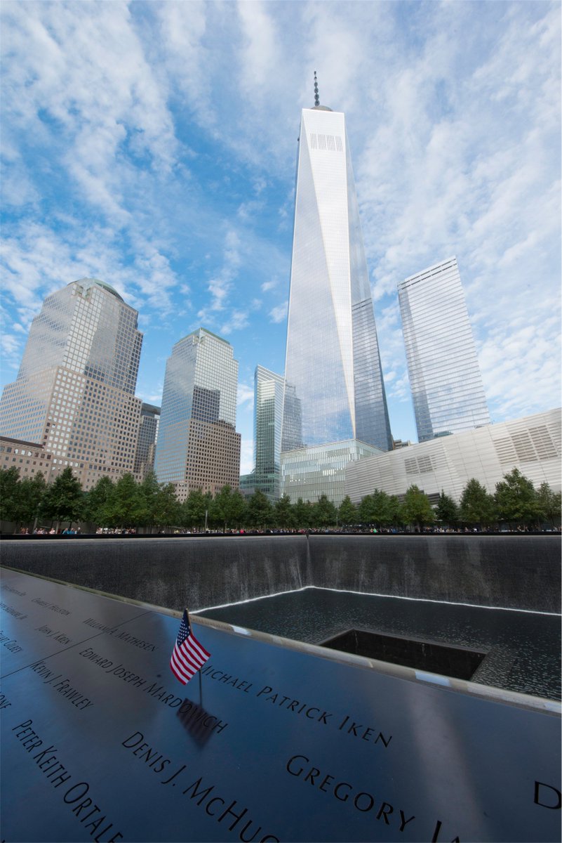 GoNewYorkTours's tweet photo. Today we unite as a nation to honor and remember those lost on 9/11. #NeverForget https://t.co/x2FifTIJFp