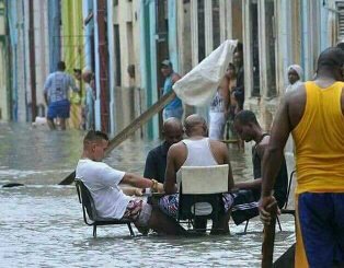 erick_iris's tweet image. Si la vida te da la espalda....