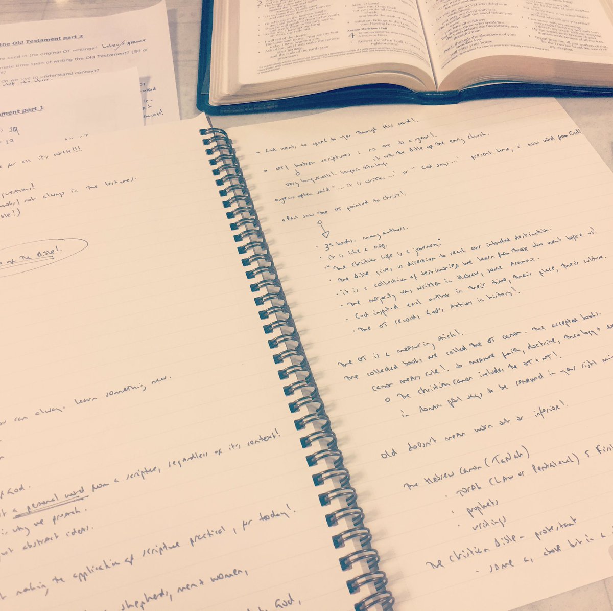 SimonHolland747's tweet photo. Night #1 Only been here an hour &amp; made LOTS of notes! It's gonna be a great 12 months of learning @AudaciousSOM 👍😊 https://t.co/42zb7qSqsf