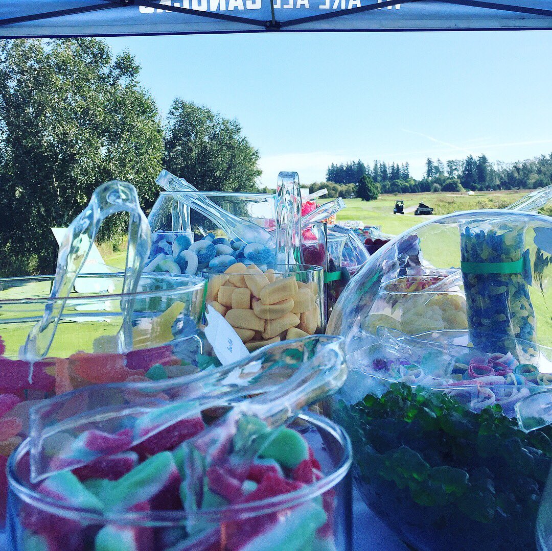 alovingspoonful's tweet photo. Serving up @spoonfulscandy to golfers at today's Jake Milford Tournament benefiting @CanuckPlace, @canucksautism @BCCHF @Canucks #thejake17 https://t.co/jTlHxYrhn1