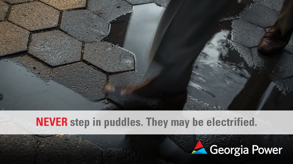 GeorgiaPower's tweet photo. We remind you to avoid stepping into puddles as they may be electrified. #HurricaneIrma #Safety https://t.co/s4IyR7uaPW