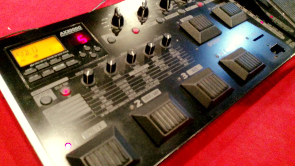 ShahydLegacy's tweet photo. Korg AX3000G Old but still good for a studio jam #korg #ax3000g #guitarunit #jam #shahydlegacy #studiosessions #rock https://t.co/4wAbrTZRRy