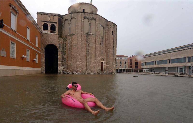 madam_tia's tweet image. Meanwhile, in Croatia... #Flood in #Zadar