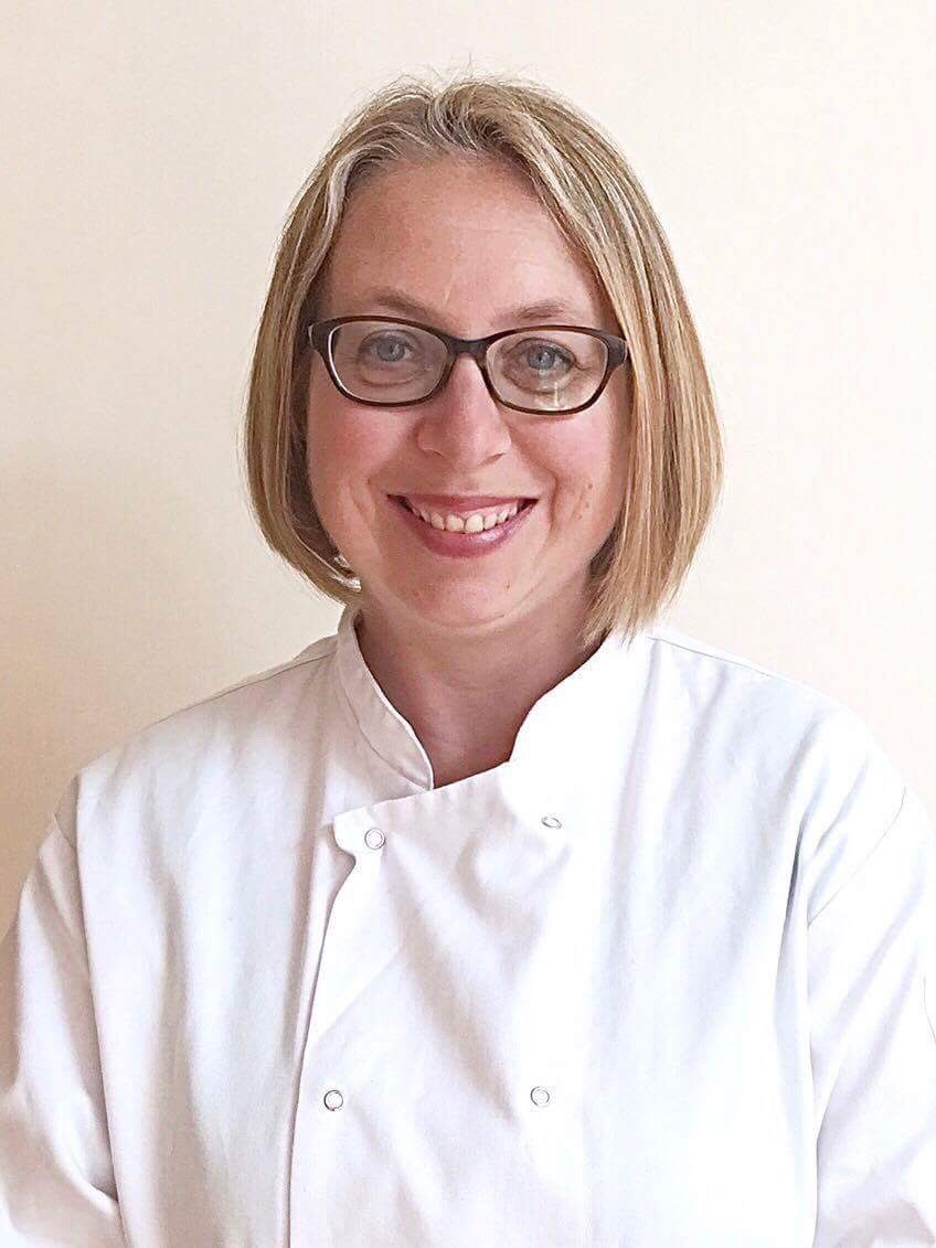 Suga_Chronicles's tweet photo. This year Trudy @ChainLaneCakeCo is creating the iconic ship #TheDawnTreader @CakeandBakeShow  #Manchester @DoricCakeCrafts @RainbowDustLtd https://t.co/KieUcN2Tz3