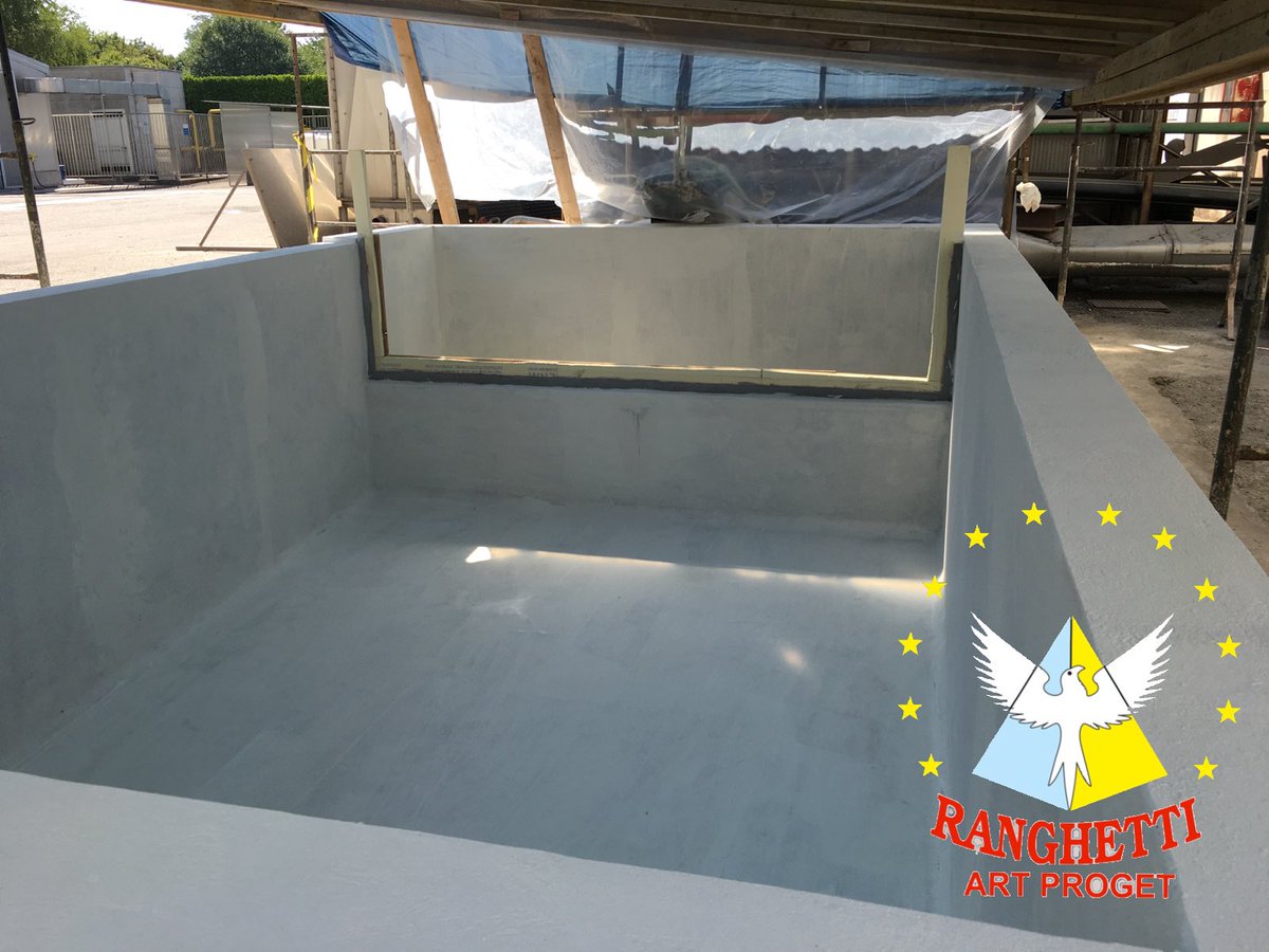 RanghettiArt's tweet photo. Impermeabilizzazione vasca di contenimento. #poliurea #mapei #impermeabile #architetti #purtop1000 #bastaperdite https://t.co/N9G2TtvWap