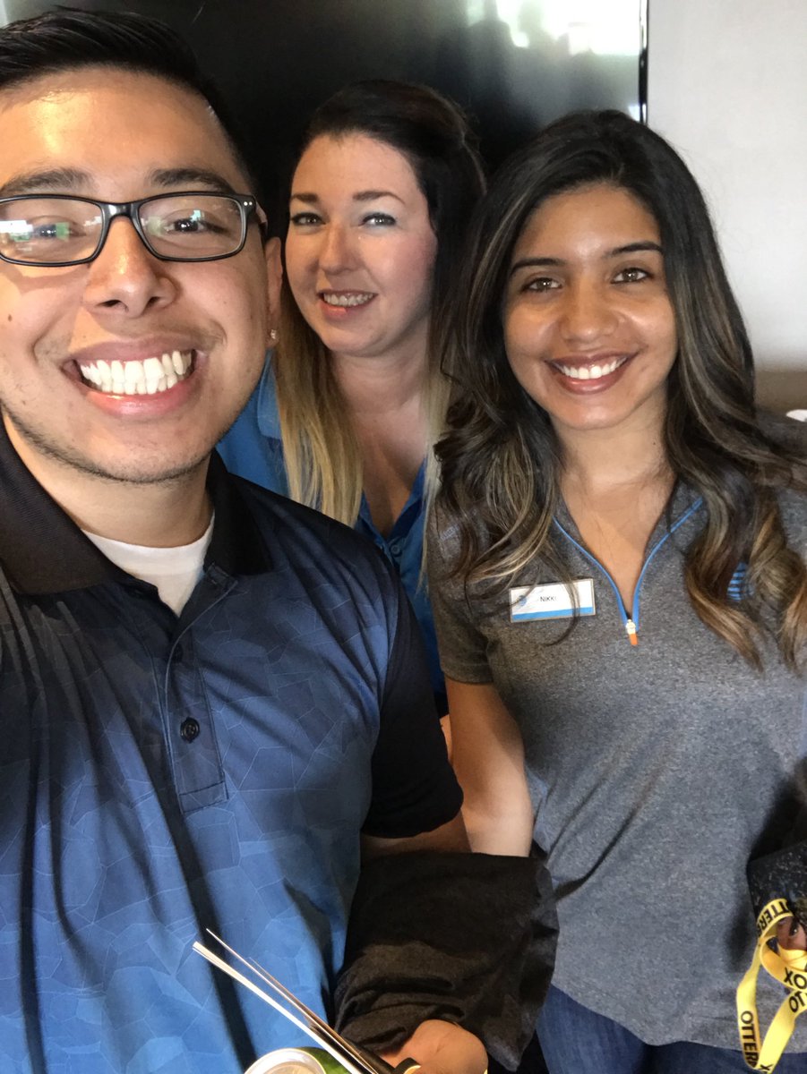 franklin_ATTASM's tweet photo. #DoBiggerThingsDenver #SamsungServices https://t.co/lhnbdfGbdr