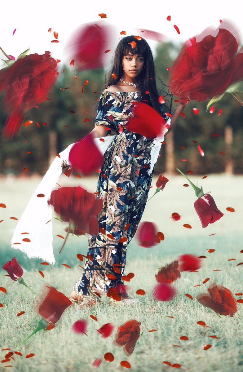 ramah_adawi's tweet photo. 1 dress different seasons 
model : @lamees__taha https://t.co/kZFE1x93mN