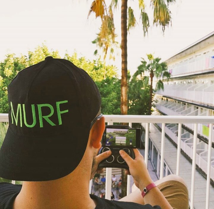 murf_youtube's tweet photo. Auch im Urlaub keine Pause minecraft lässt sich auch in der pe spielen #Minecraft #Urlaub #Handy #gaming https://t.co/hGKFIMisSi