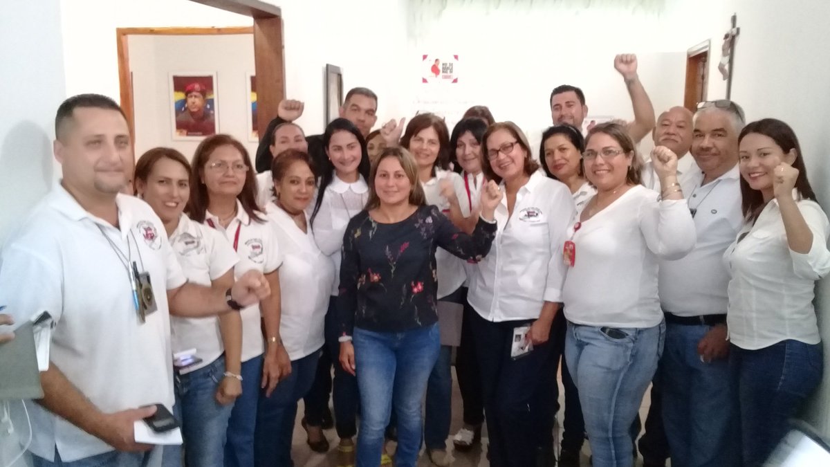 mirelct's tweet photo. #VenezuelaRompeElCerco Reforzando las líneas de acción del Gobierno Central de la mano de @NicolasMaduro y las del @mspenitenciario https://t.co/2uOCC0J5Yy