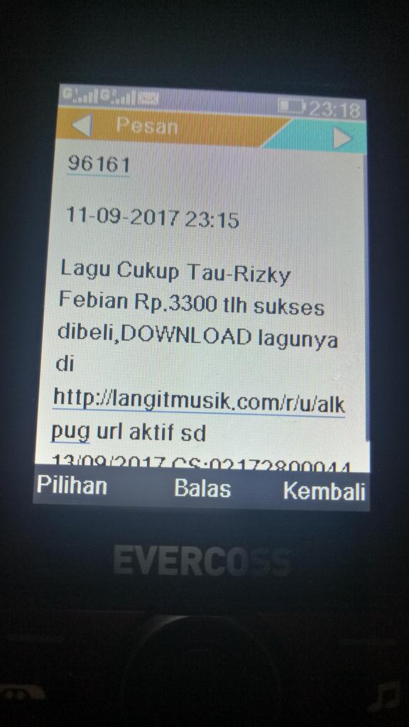 barakaadji's tweet photo. Lagu-lagu @rizky_febian sarat akan pesan penuh makna yang menyentuh hati @xfunity  @langitmusik616   #fromrizkyfebianwithlove https://t.co/06sesJLUbN