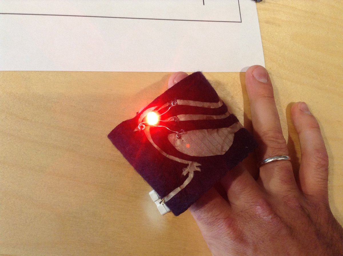 Made my first wearable led wristband!!! Soooo cool!!! #makerBuddy #tcdsb21c <a href="/TCDSB21C/">Lori DiMarco</a>
