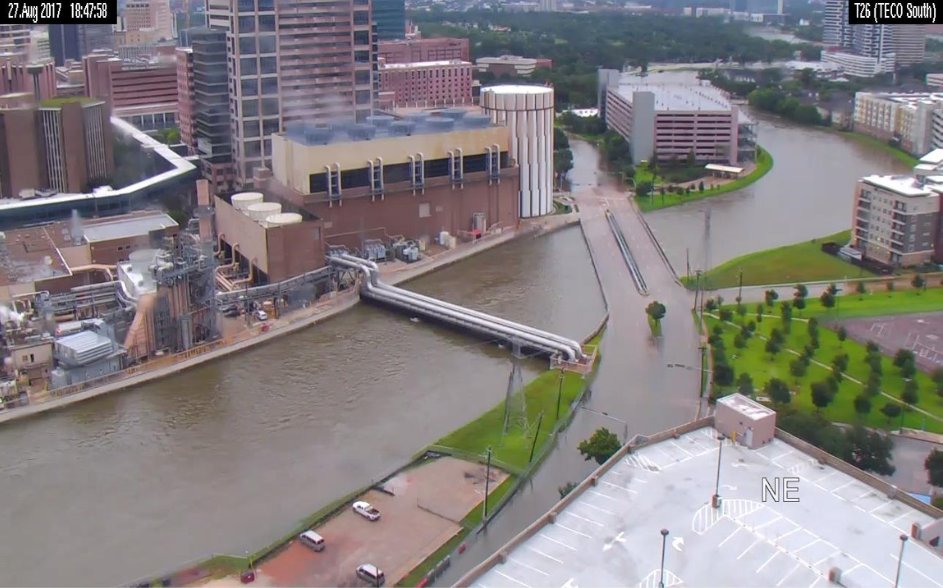 ENERGY's tweet photo. BLOG: How an off-grid power system kept Houston hospitals running during Hurricane #Harvey 🏥💡➡ https://t.co/jZHoXOAcF8 @TXMedCenter https://t.co/w8qN3hfNy1