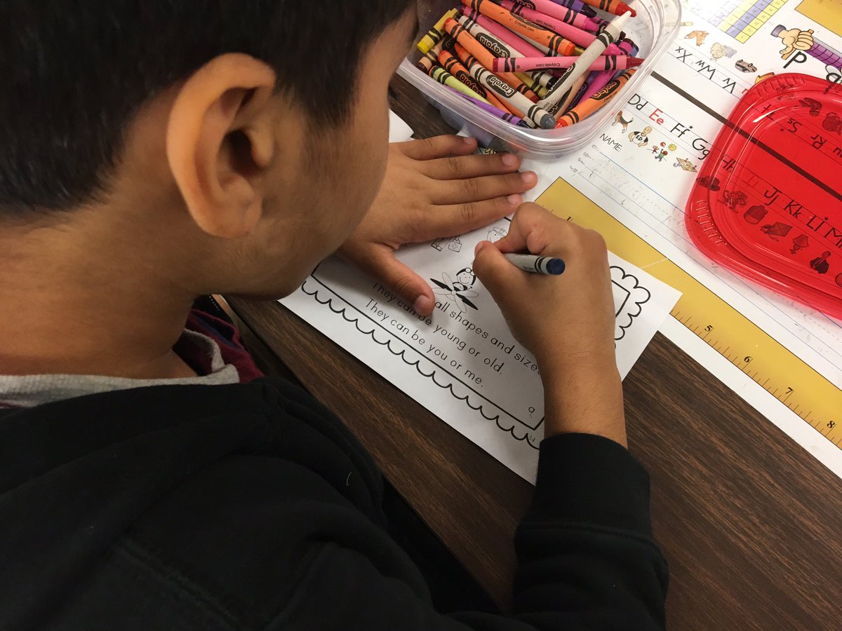 Dr_Chalfant's tweet photo. Mr. Travitz's @Murch2ndGrade students are coloring their Heroes books! #WeAreMurch https://t.co/ZPjFT4u5AU