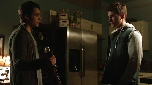 newstwbr's tweet photo. [News] teremos um beijo estranho para os fãs, tipo BEM estranho mesmo. 
vem malydia/thiam/sterek rss https://t.co/hvsouVqORH