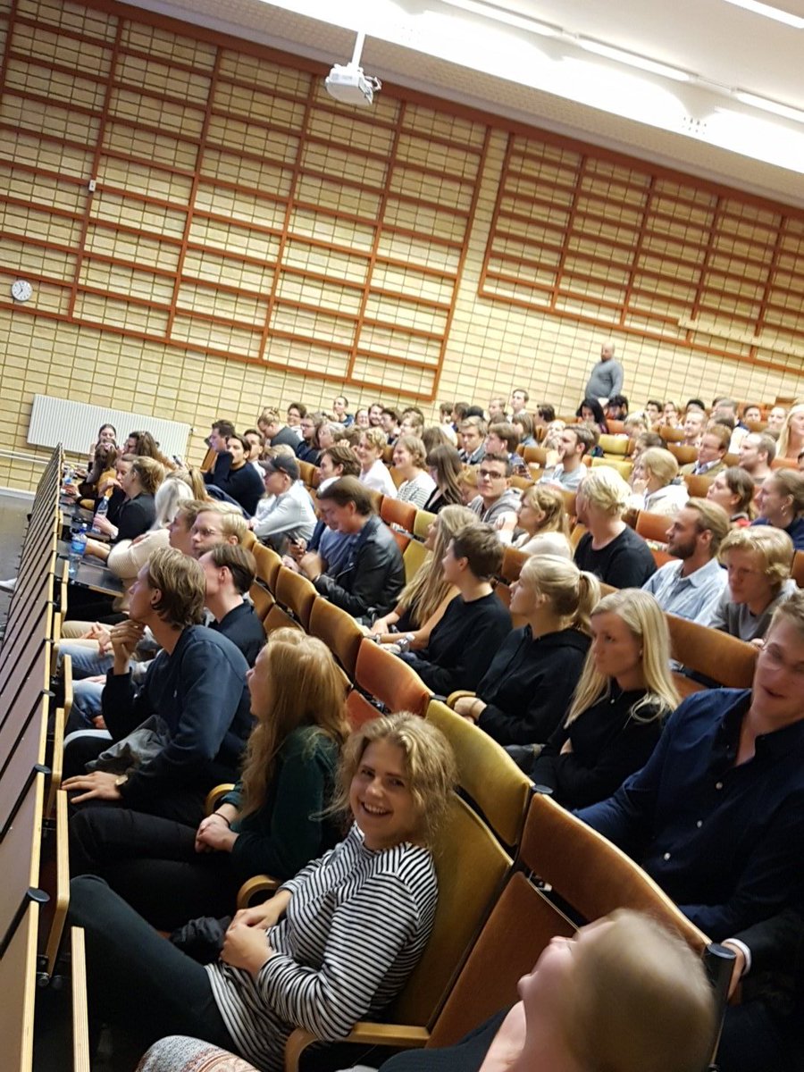Samvetarna's tweet photo. Snart drar #samdebatt igång, hoppas ni är på plats! https://t.co/pdF7tAhwtl