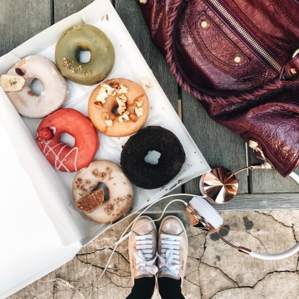 DaelmansUS's tweet photo. Find the #MapleWaffle #donut with our mini #stroopwafel @UnderwestDonuts #PennStation #NYC! (pic via @peachonomics) https://t.co/A6kJOHIon1 https://t.co/cIGyVansFu