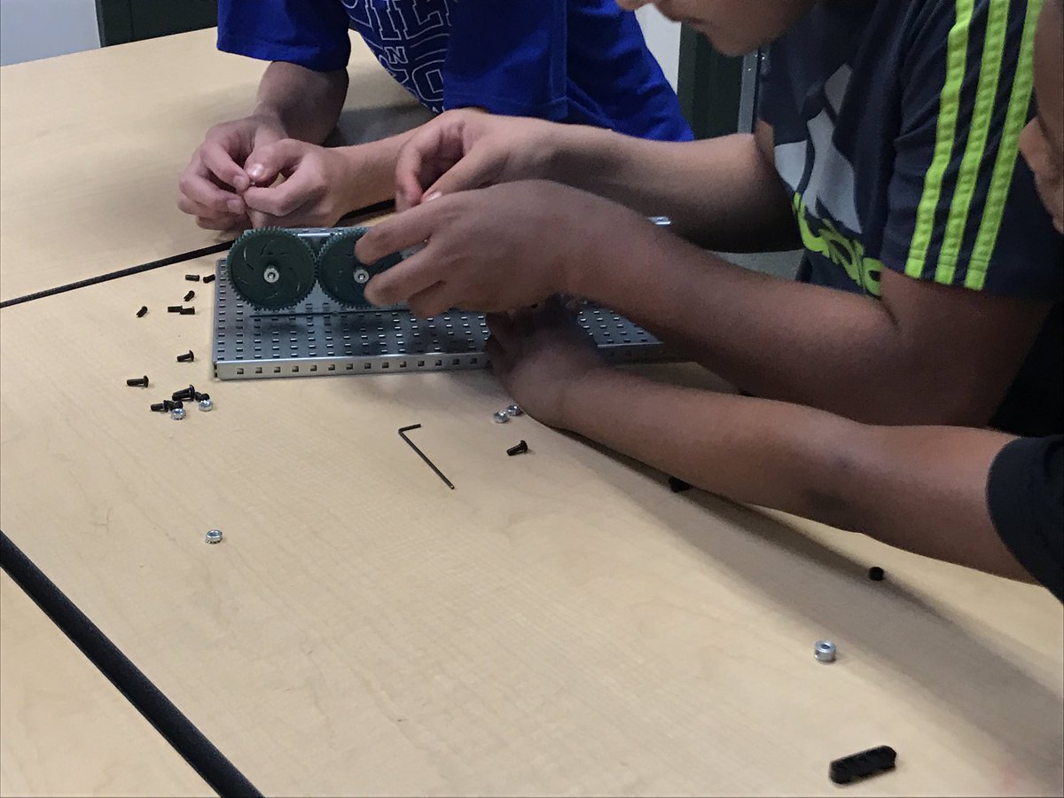 KernStem's tweet photo. Robotics students building gear trains to investigate gear ratio, torque, and speed. #PLTW #robotics https://t.co/5EuTO7HgS4