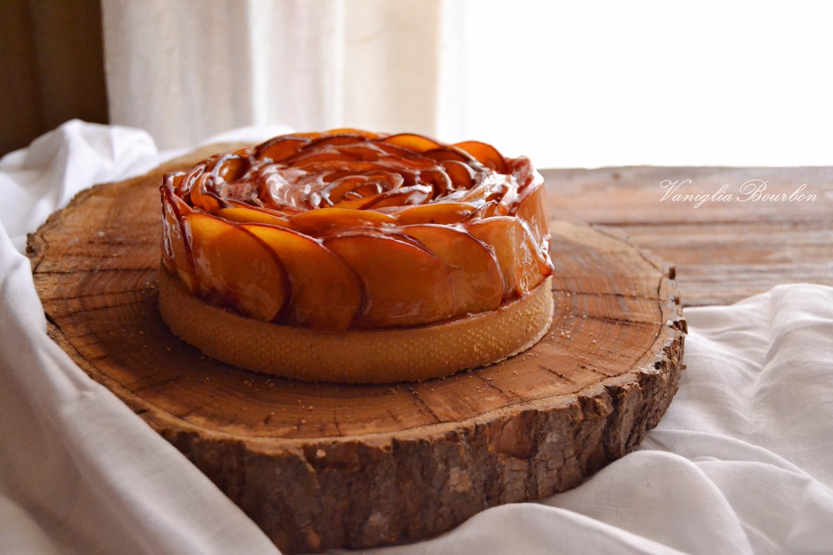 vanigliab's tweet photo. Crostata Frangipane alle Pesche e Primitivo 
Per la ricetta qui -> https://t.co/98PVrOGIpG https://t.co/LTtrP5wLPC
