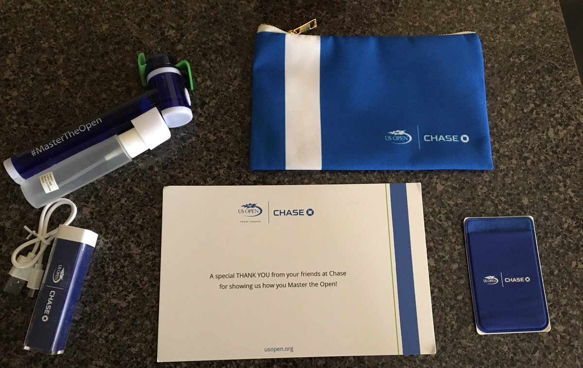 MufsinM's tweet photo. Got some gifts courtesy of @Chase for attending the @TheSeaport's @usopen experience. Thank you Chase! #mastertheopen #usopen #chase https://t.co/QzYVq0a4lY