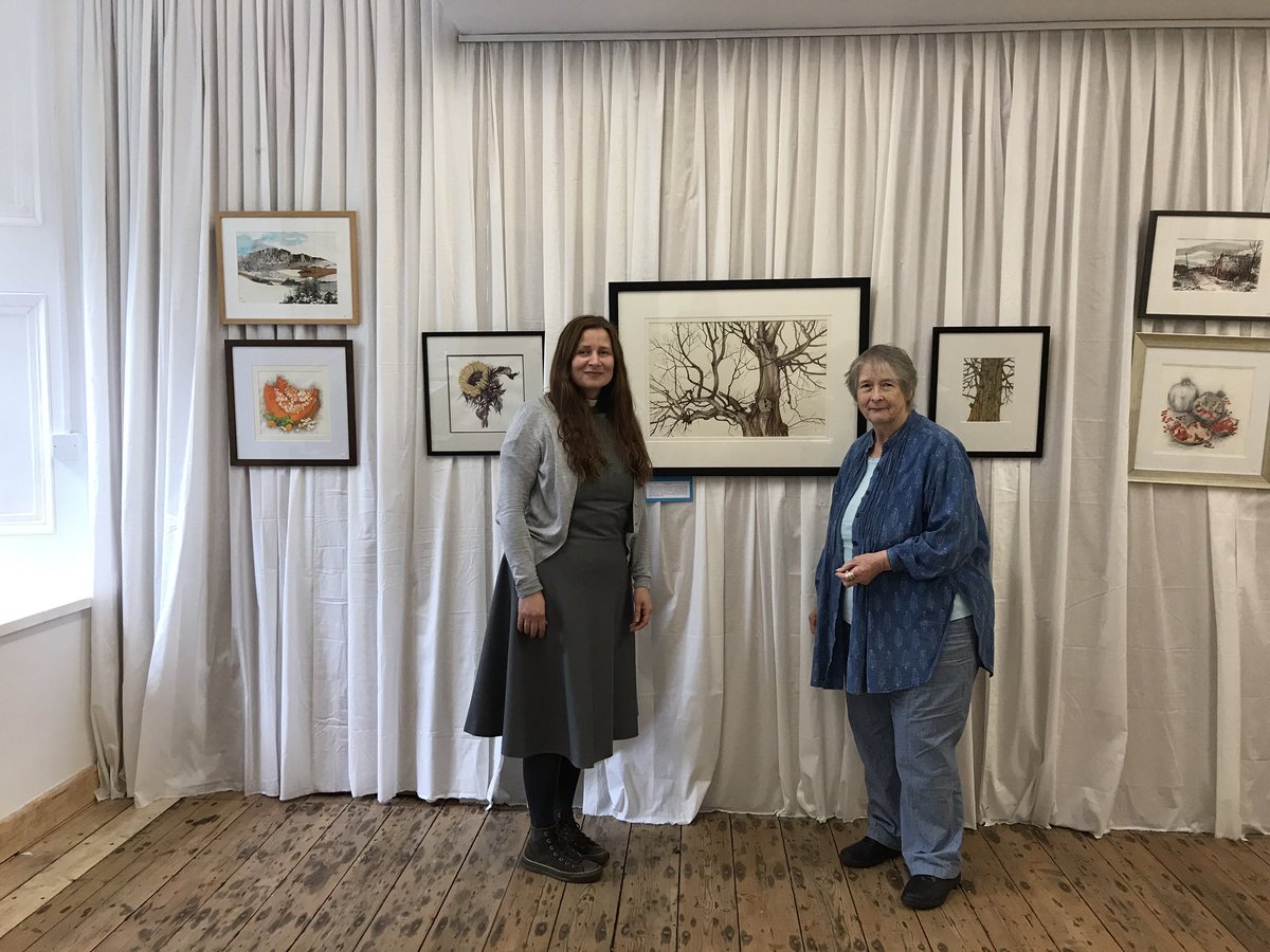 SaltsWalks's tweet photo. Rev Caroline Andrews, #Saltaire #UnitedReformChurch & Kay Andrews demonstrate #TheArtOf enjoying #SaltFest17. And how to #putyourfootinit https://t.co/QPCp3cNPLE