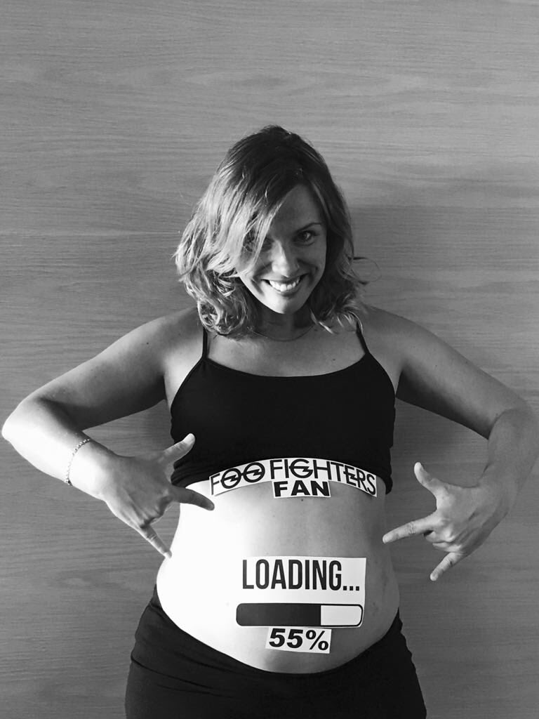 Queremos ir a ver FF en BCN! M80, Ayúdanos a educar a nuestro futuro hijo con la mejor música!! 🎸🎸#M80oroFF