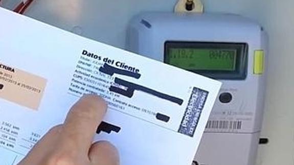 No dejes q un desconocido examine tu factura de la #luz 💡eso podría facilitar contrataciones fraudulentas y más de un quebradero de cabeza😡😡