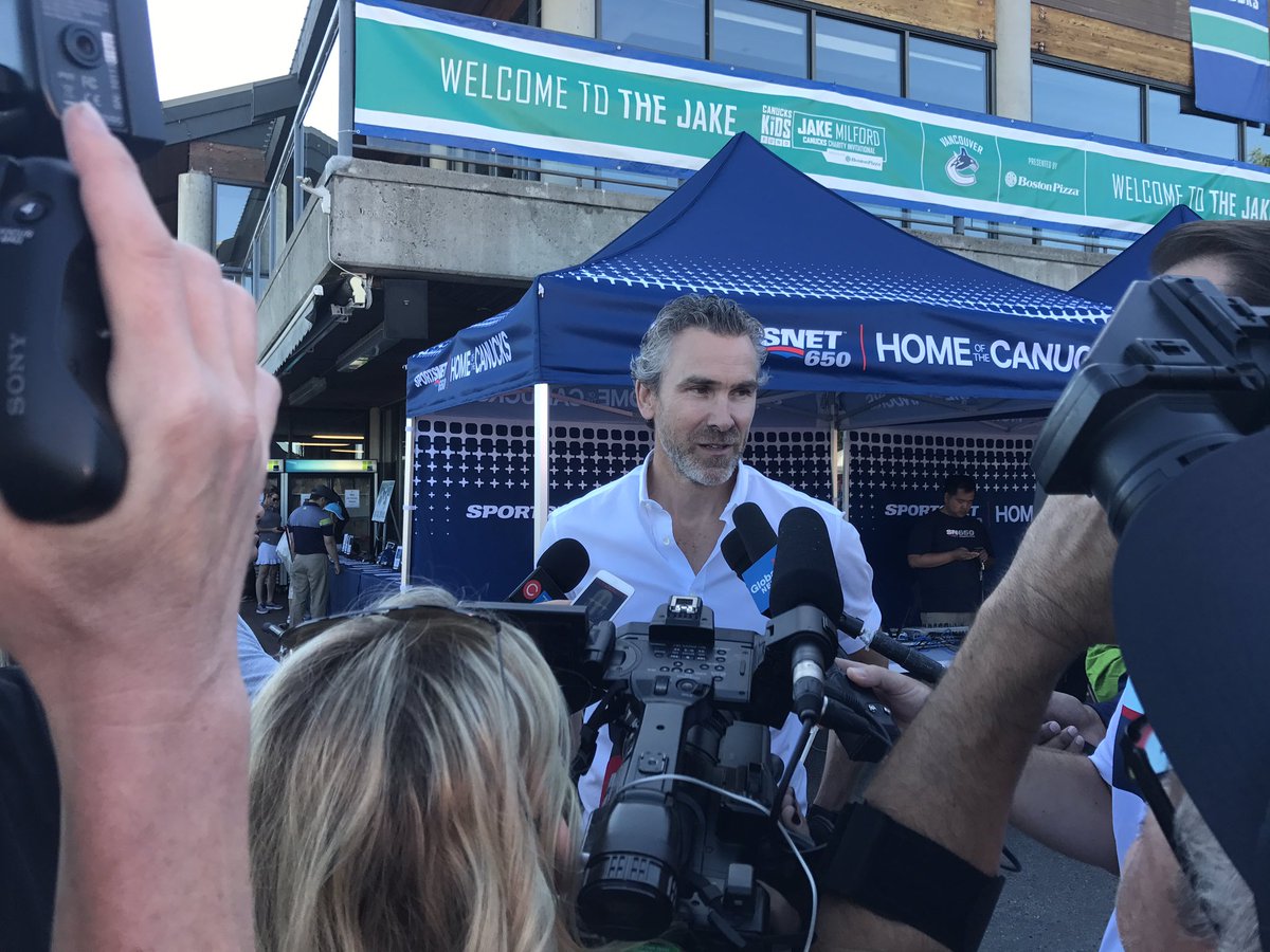 Canucks's tweet photo. "They're such great ambassadors to our organization, were lucky to have them" - Linden on the Sedins. #TheJake17 https://t.co/yeZcG5V49s