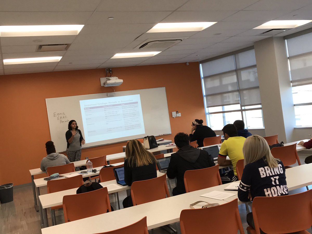 HudsonCCC's tweet photo. First day of classes at the new HCCC STEM Bldg. Physical Geology., Prof. Melody Lopez #geology #HCCCSTEM #hcccfall2017 https://t.co/pjR7ua265r
