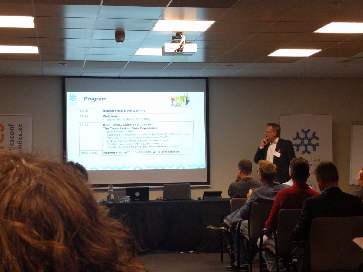 kalte2707's tweet image. #pldn meetup starts right now #semantics2017 - all about #linkeddata #lod #semanticsconf and#linkedbeer &amp;amp; #dutchaustriancoop #cheesewine