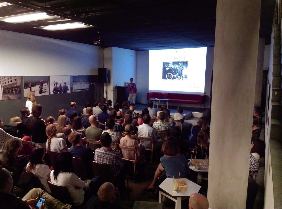 Czas na ostatni temat wieczoru: doktor Joanna Heidtman i nowy paradygmat przywództwa. #fullhouse #meetup #ITleadership #ITBM #NewParadigm