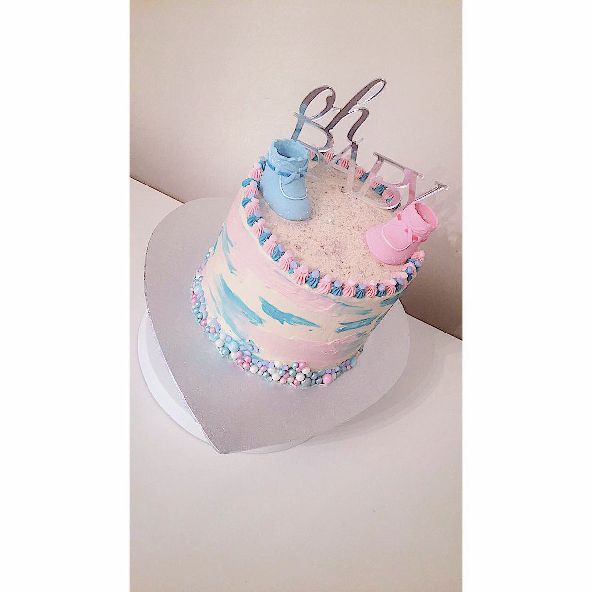 Millie S Cupcakes On Twitter Will It Be A Boy Or A Girl Paint Millie S Cupcakes On Twitter Will It Be A Boy Or A Girl Paint