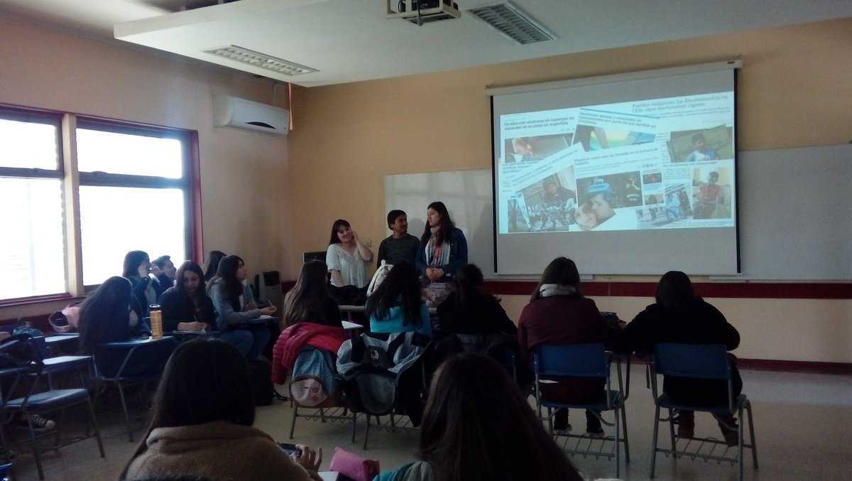 Martha_UBB's tweet photo. Tutoría sobre diversidad con Trabajo Social #UBB #Chillán Nada es casualidad, el 11/09 se reflexiona, se construye para aportar @YoSoyUBB https://t.co/V1WNoAOzp7