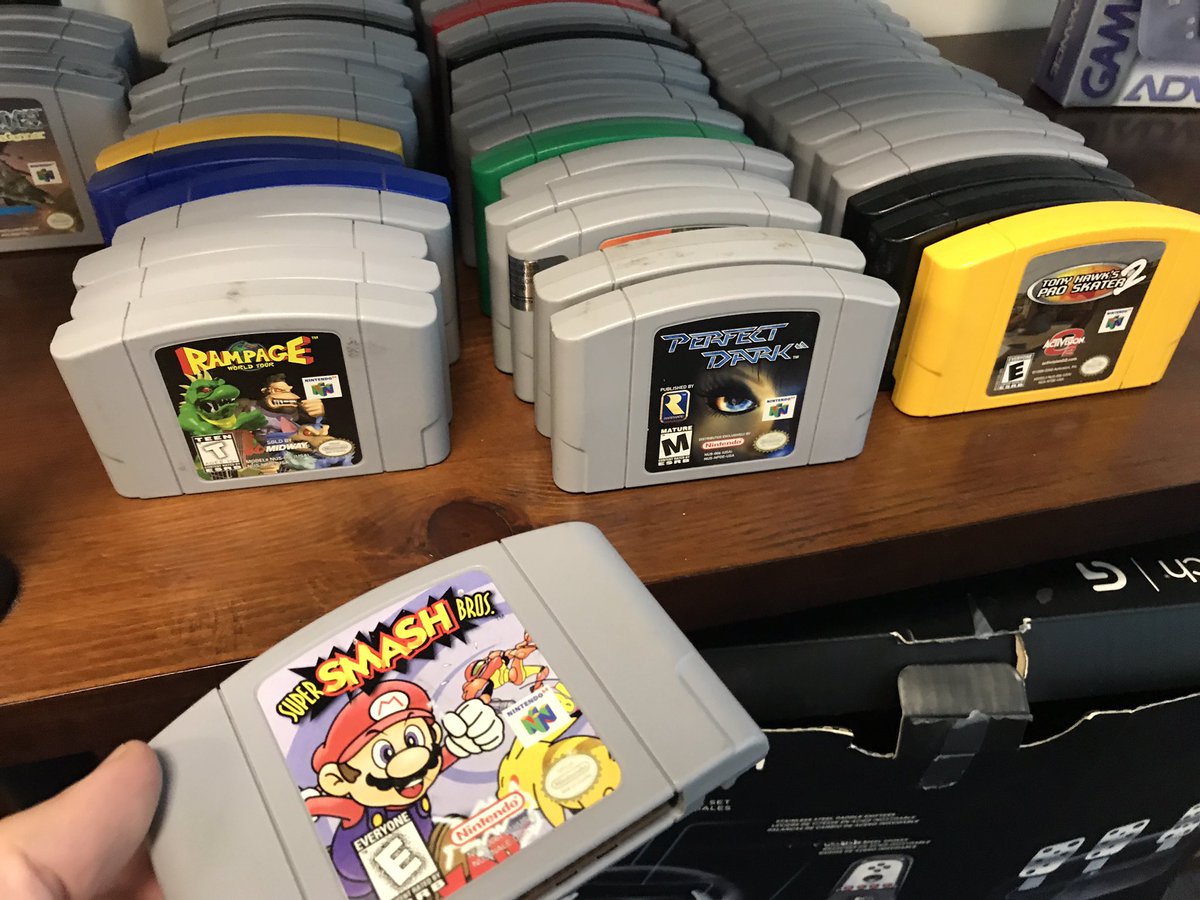 TiMEoFPoSTiNG's tweet image. There is a #GameLibrary📚🎮📚🎮📚
......I'm pretty OK with this.
#MassiveUnderstatement
#GameNostalgia
#N64🎮 #BoardGames
(&amp;amp; gestern: learnt GO:)