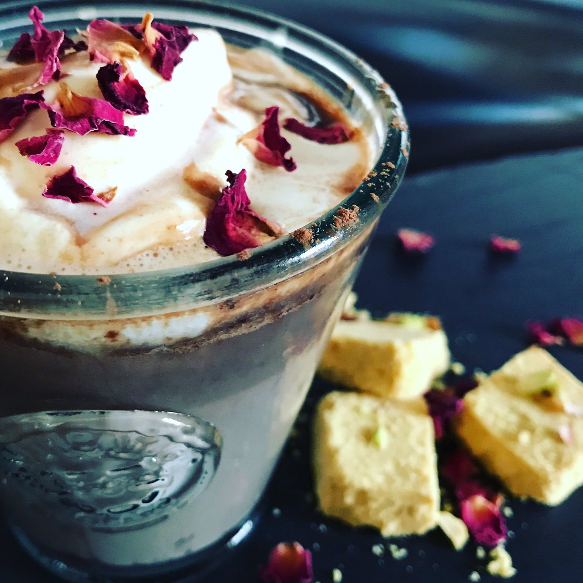 becksjonesmlpk's tweet photo. It's chilly, blustery and rainy outside, enter our first after school/work hot chocolate 🍫 #rose #chocolate #persiandelight https://t.co/49OyfuSdWQ